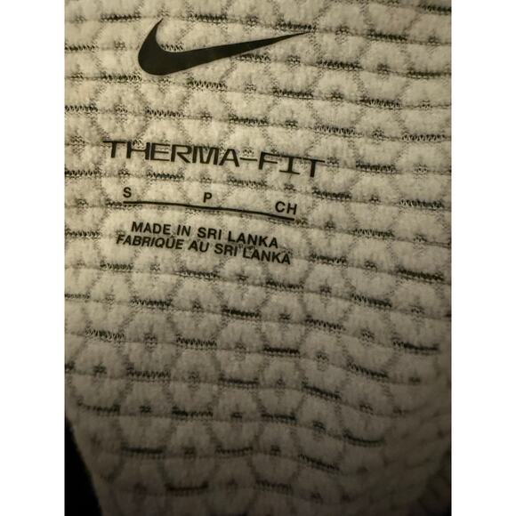 Nike Therma-Fit Quarter-Zip Pullover, Light Gray, Size Small, Women's - Picture 7 of 8